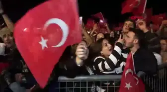 BURSA Bursa'daki Cumhuriyet Bayramı konserinde Emir Can İğrek sahneye çıktı