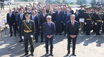 Doğu Marmara ve Batı Karadeniz'de Cumhuriyet Bayramı dolayısıyla çelenk sunma törenleri yapıldı