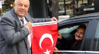 Düzce'de Esnafa Türk Bayrağı Dağıtımı