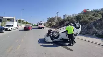 Kuşadası'nda Takla Atan Otomobilde Sürücü Yaralandı