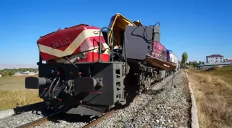 Muş'ta tren kazası: Bir makinist öldü, iki yaralı