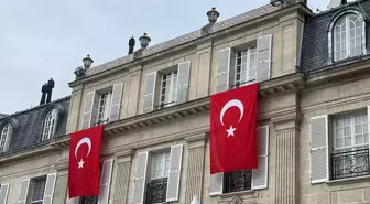 Paris'te Türkiye Cumhuriyeti'nin 101. yılı kutlandı