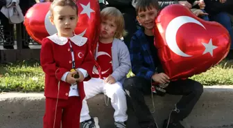 Trakya'da 29 Ekim kutlamaları; alanlar Türk bayrakları taşıyanlar ile doldu