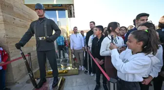 Hakkari Öğrencilerinin Anıtkabir Ziyareti