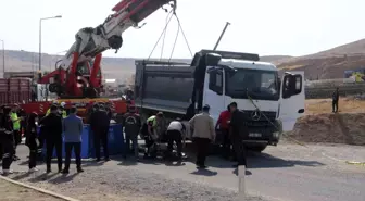 Cizre'de Kamyon ve Motosiklet Çarpıştı: 1 Kişi Hayatını Kaybetti