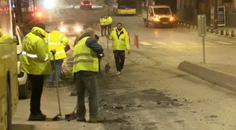 Üsküdar'da Moloz Dökülmesi Trafiği Felç Etti