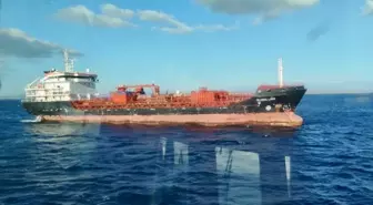 Çanakkale Boğazı'nda Makine Arızası Yapan Tanker Kurtarıldı