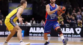 Anadolu Efes, Alba Berlin'i 86-70 Yenerek EuroLeague'de Üst Üste İkinci Galibiyetini Aldı