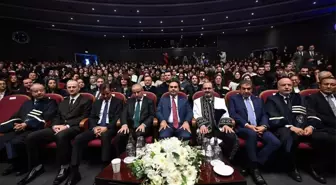 Bakan Kacır: Türkiye, gençleriyle geleceğe sağlam adımlarla ilerliyor