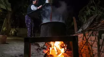 İzmir'de Geleneksel Nar Ekşisi Üretimi Başladı