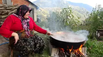 Giresun'da İmece Usulü Pekmez Yapımı Devam Ediyor