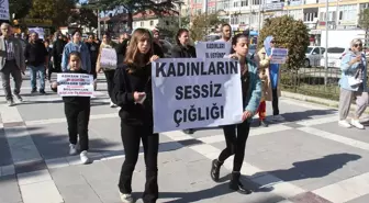 Konya'da kadın ve çocuk cinayetlerine tepki yürüyüşü düzenlendi