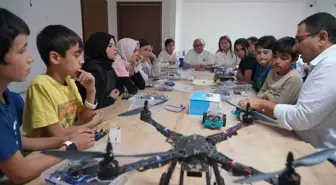 Erdemli'de Çocuklara Robotik Kodlama Eğitimi Başladı