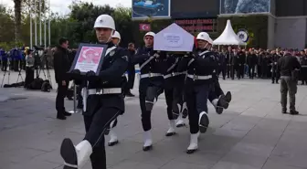 İstanbul'da trafik kazasına müdahale ederken şehit olan polis için tören düzenlendi