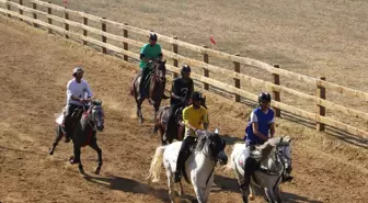 Ödemiş'te Rahvan At Yarışları Coşkusu