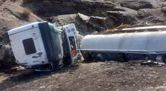 Şırnak'ta Akaryakıt Tankeri Devrildi: Sürücü Yaralandı