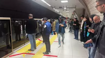 Üsküdar-Samandıra Metro Hattı'nda Arıza, Yolcular Etkilendi