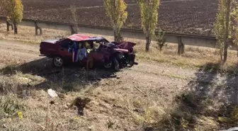 Gümüşhacıköy'de Otomobil Şarampole Devrildi: 5 Yaralı