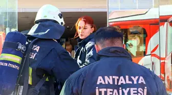 Antalya'da İş Yerinin Mutfak Kısmında Yangın Çıktı