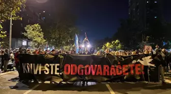 Sırbistan'da Tren İstasyonu Çöküşü Sonrası Protesto