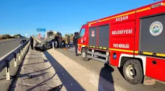 Edirne'de Maddi Hasarlı Kazaya Bakarken İkinci Kaza: Sürücü Yaralandı