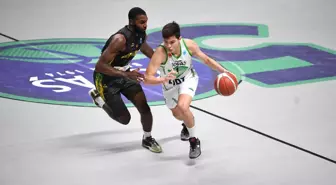 TOFAŞ, Petrolina AEK'yi 93-61 ile Geçti