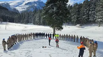 Artvin'de Jandarmaya Çığ Felaketleri İçin Arama Kurtarma Eğitimi