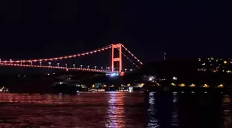 İstanbul Köprüleri Lösemi Farkındalığı İçin Turuncu Işıklarla Aydınlatıldı