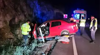 Bursa'da Kayaya Çarpan Otomobilin Sürücüsü Hayatını Kaybetti