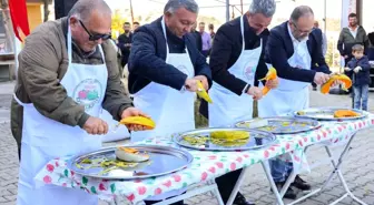 Kızıldamlar Kestane Kabağı Festivali'nde Kabak Soyma Yarışması Yapıldı