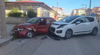 Samsun Bafra'da Otomobil Kazası: 2 Yaralı