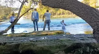 Antalya'da İntihar Girişimi: Alkollü Adam Manavgat Irmağı'na Girdi