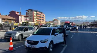 Osmancık'ta Kavşak İtirazıyla D100 Yolu Protesto Edildi