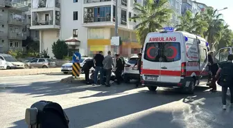 Antalya'da Motosiklet ve Otomobil Çarpıştı: 1 Yaralı