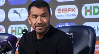 Beşiktaş Teknik Direktörü Van Bronckhorst: 'Lige Havlu Atmadık'