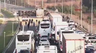 Bolu'da TIR Devrildi, Otoyol Ulaşıma Kapandı