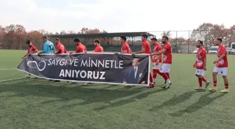 Havza Belediyesporlu futbolculardan Atatürk pankartı