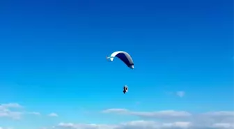 Düzce Off-Road Yarışlarında Paramotor Gösterisi