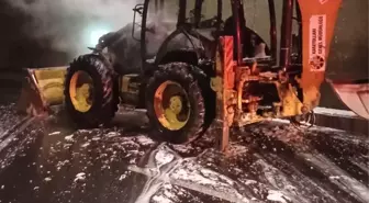 Artvin Hopa'da Tünelde Yangın: İş Makinesi Kullanılamaz Hale Geldi