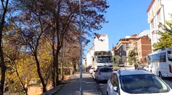 Bilecik'te Kaldırımda Tehlike Saçan Aydınlatma Direği