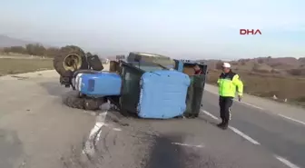 Çorum'da İşçi Servisi ile Traktör Çarpıştı: 16 Yaralı