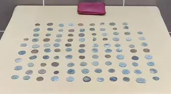 Aşkale'de Bizans Dönemine Ait 104 Sikke Ele Geçirildi