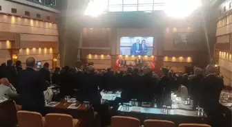 İBB Meclisi'nde Söz Vermeme Tartışması Büyüdü
