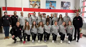 İzmir BŞB Sutopu Kadın Takımı, Challenger Cup'ta Namağlup Final 8'e Yükseldi