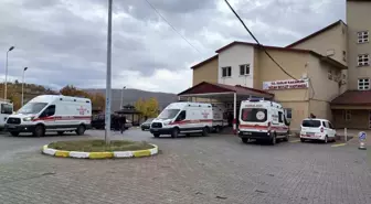 Bitlis'te Kamyonet Şarampole Yuvarlandı: 5 Yaralı