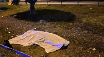 Hendek'te Otomobilin Çarptığı Kadın Hayatını Kaybetti