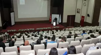 Tokat Gaziosmanpaşa Üniversitesinde 'Atatürk'ü Anlamak' Konferansı Düzenlendi