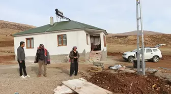 Karlıova'da Barınma Yardımları Projesi ile Aile Ev Sahibi Oldu