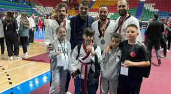 Kayserili Taekwondo Sporcuları Türkiye Şampiyonası'nda 4 Gümüş Madalya Kazandı