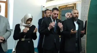 MHP Kayseri İl Başkanlığı Yeni Yönetimi Seyyid Burhaneddin Türbesi'ni Ziyaret Etti